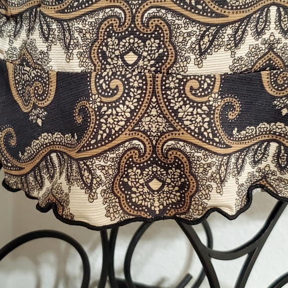 Long sleeve paisley pattern ruffle hem sz.Medium EUC - Picture 7 of 7